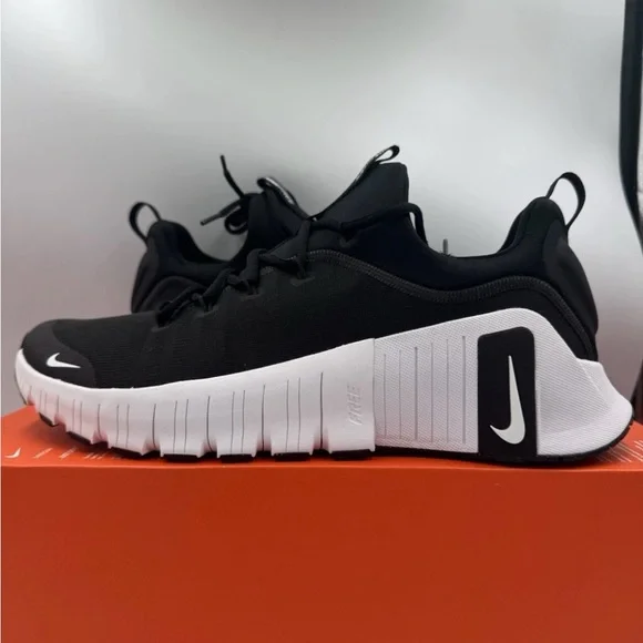 Nike Free Metcon 6 Black White BRAND NEW Multiple Sizes - Picture 2 of 7